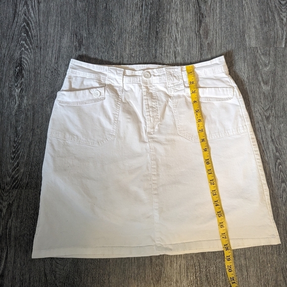 2/$15 Woman's mySTYLE Solid White Skort With Pockets- Size Large - Picture 3 of 5